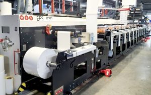 Печать рулонных этикеток флексопечатью: как сделать упаковку «магнитом для покупателя»