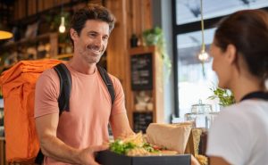 Почему доставка комплексных обедов становится новой корпоративной привычкой